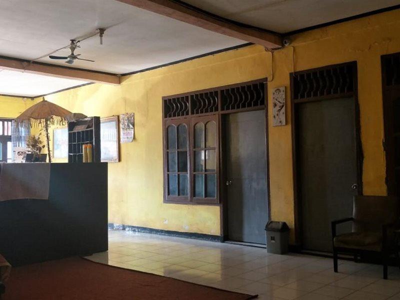 Spot On 2969 Hotel Citra Ayu Labuhan Buitenkant foto