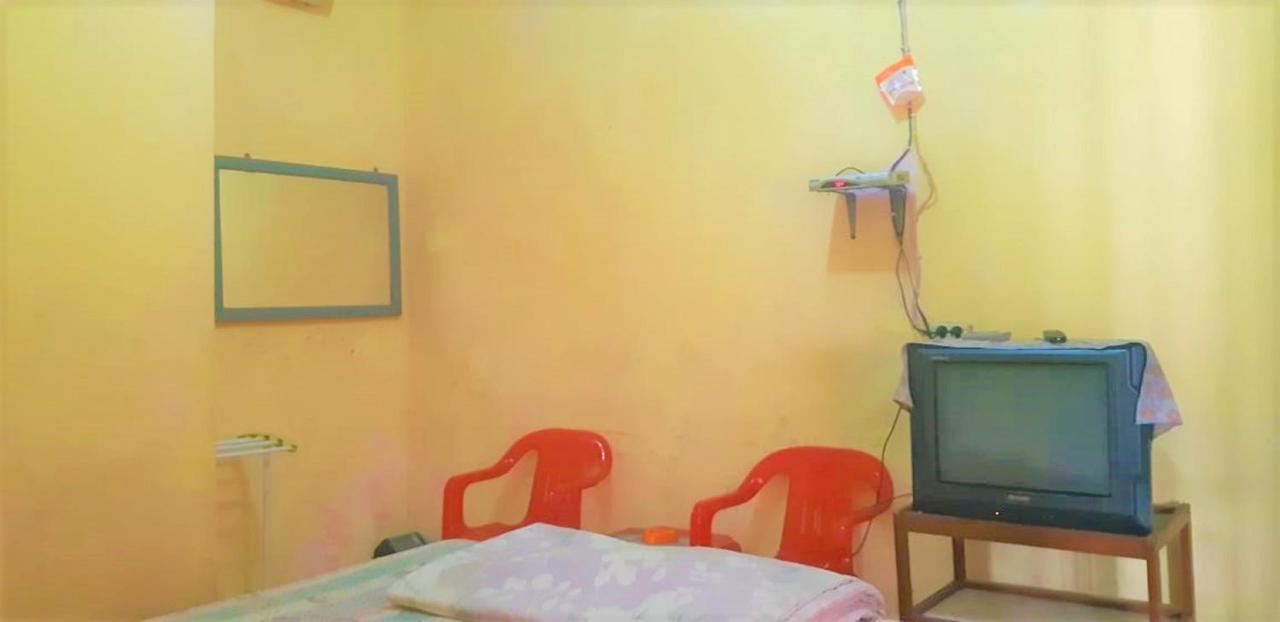 Spot On 2969 Hotel Citra Ayu Labuhan Buitenkant foto