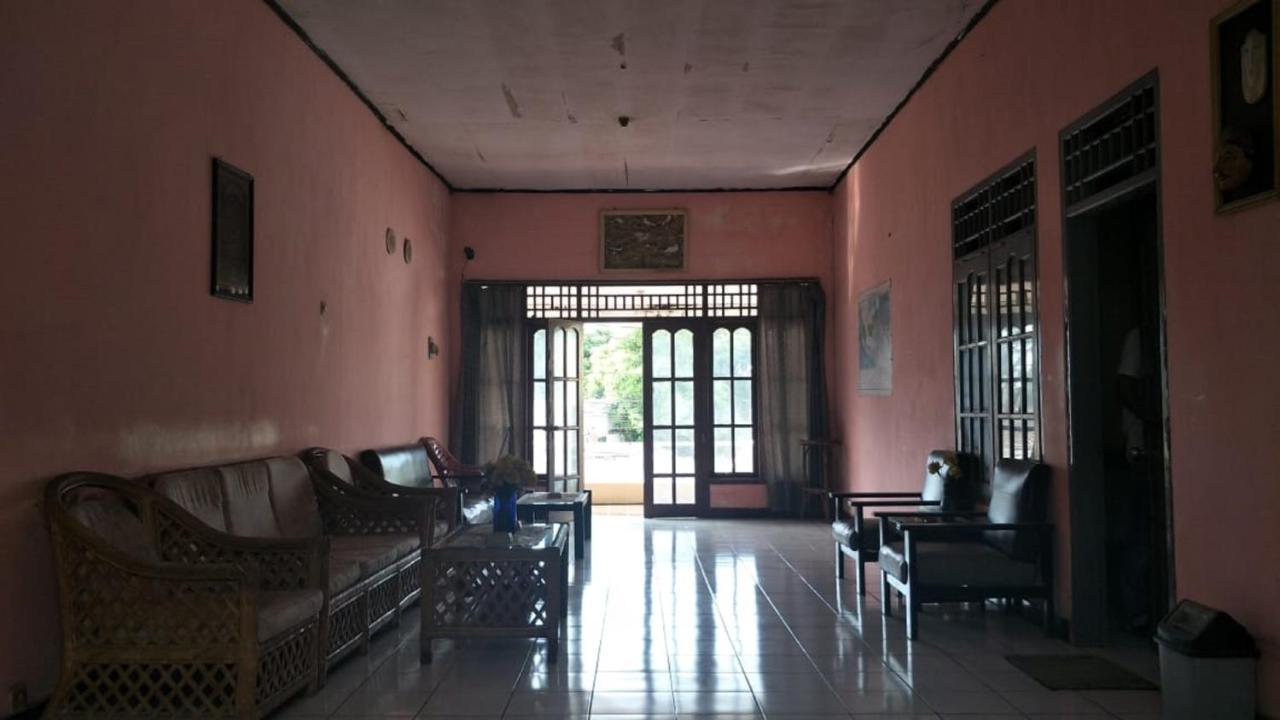 Spot On 2969 Hotel Citra Ayu Labuhan Buitenkant foto