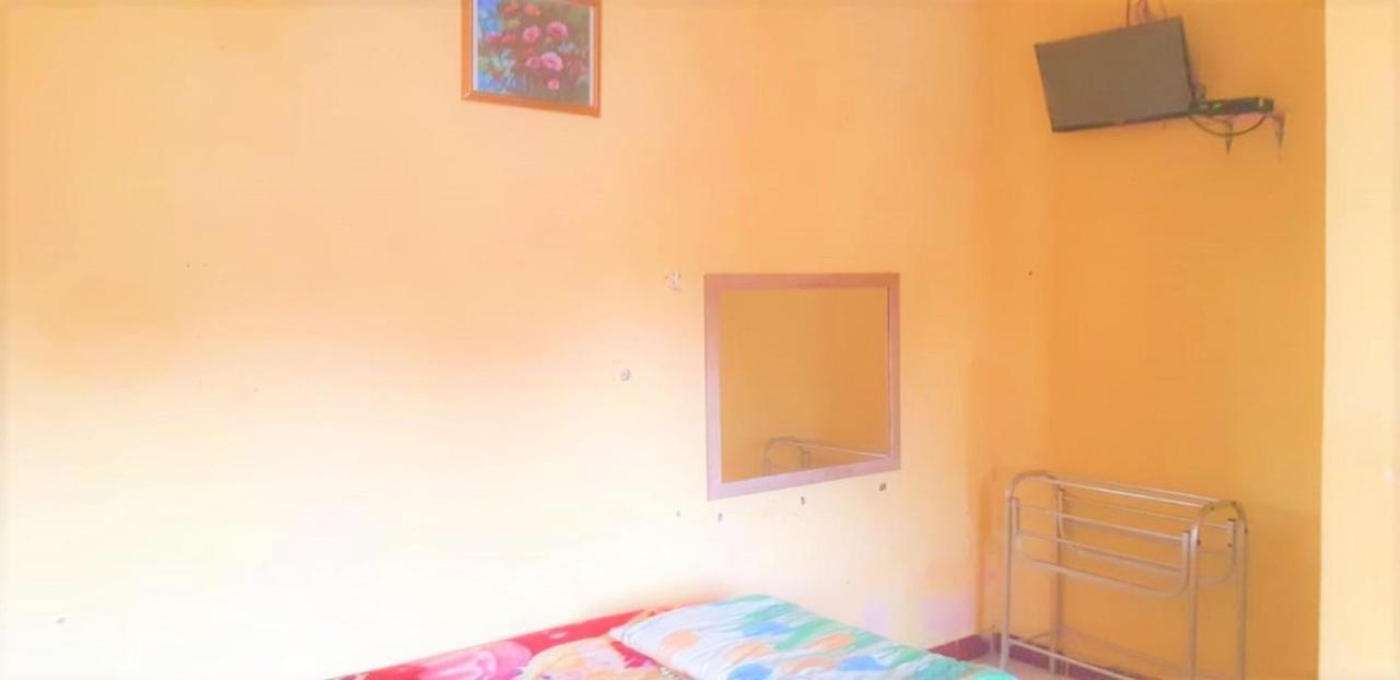 Spot On 2969 Hotel Citra Ayu Labuhan Buitenkant foto