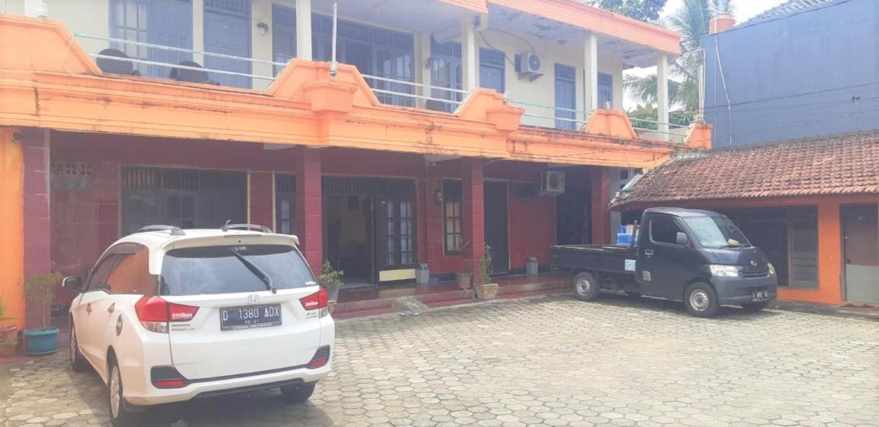 Spot On 2969 Hotel Citra Ayu Labuhan Buitenkant foto